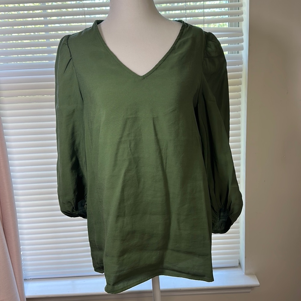 Green Anne Klein women size small top